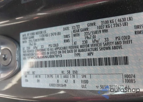 2022 Ford Escape Titanium z USA, uszkodzony, nr VIN 1FMCU9J96NUB97013